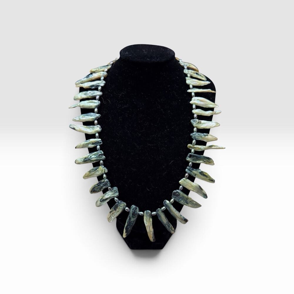 Mother of Pearl Pointed Shell & Freshwater Pearl Peacock Green 18" Necklace 90s